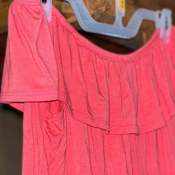 3/13💄Ruffled Off/On Shoulder Flowy Blouse—CORAL - Picture 3 of 9